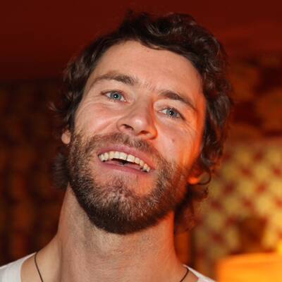 Take-That-Star Howard Donald rockt Passage