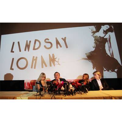 Lugner präsentiert Opernballgast Lohan