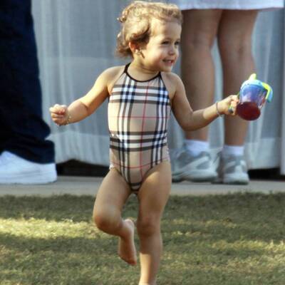 Jennifer Lopez: Mit Zwillingen am Pool