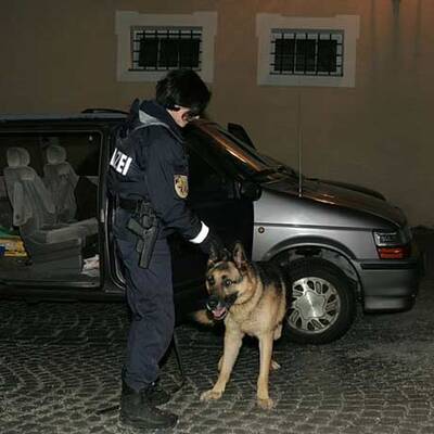 Mit Rammbock in Juwelier