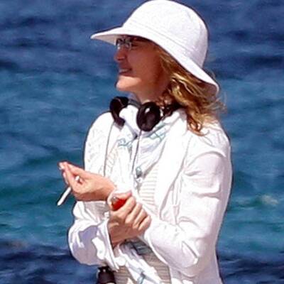 Fitnessfreak Madonna mit Zigarette!