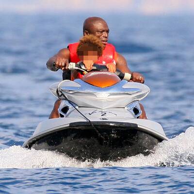 Heidi Klum im Bikini auf Yacht