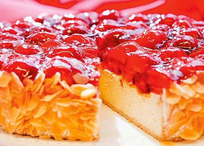 4 Erdbeer-Soufflé-Torte