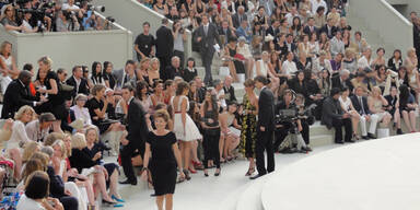 Kleine Löwin trifft König Karl