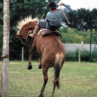 China und Japan: Stäbchen ins Essen stecken