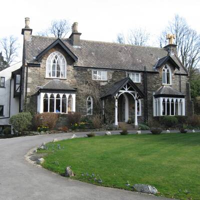 10. Veligandu Island Resort