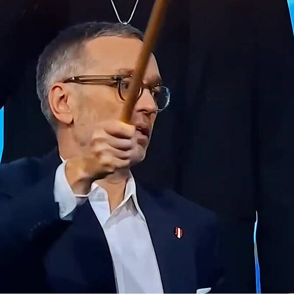 Platz 1! FPÖ-Song sorgt für Chart-Hammer: Kickl schlägt sogar Springsteen