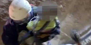 4-J&auml;hriger nach sechs Stunden aus Brunnen gerettet