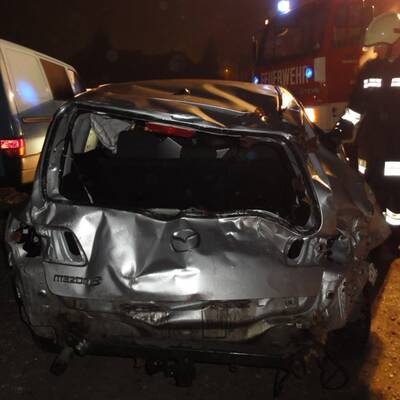 Ein 20-Jähriger prallte gegen Leitpflock und hob dann ab.