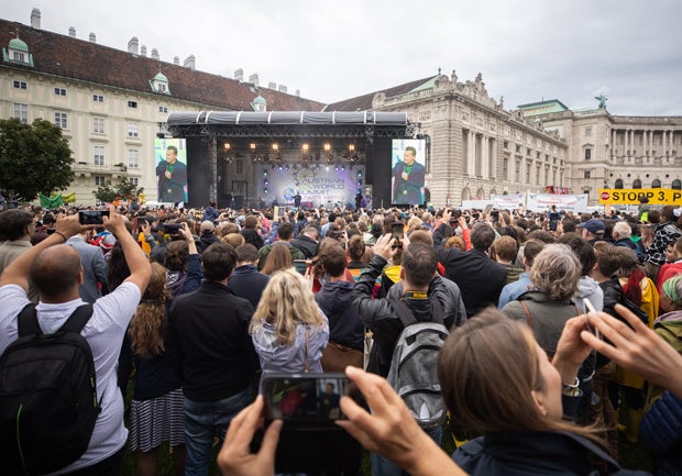 Thunberg und Schwarzenegger auch beim 'Climate Kirtag'