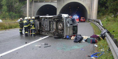 Horror-Crash auf A2: Mutter und Kind tot