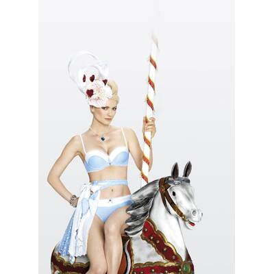 Franziska Knuppe: Dirndl Dessous-Kollektion