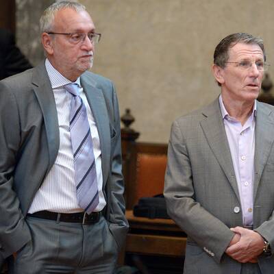 Viel Prominenz auf der Anklagebank