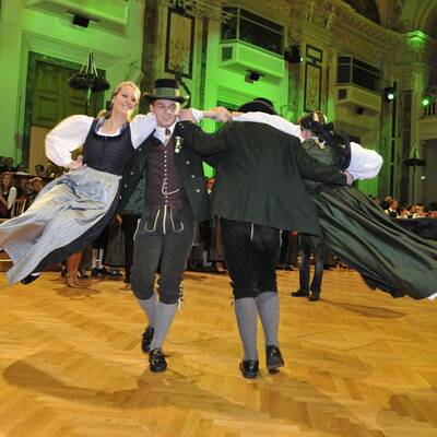 Urige Stimmung beim Steirerball