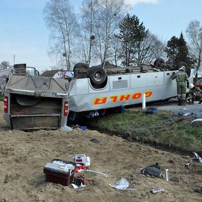 Bilder vom Schulbusunfall in Schwand