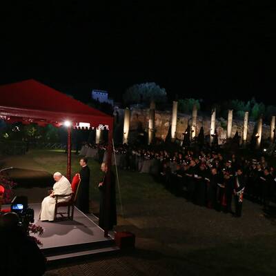 Franziskus betete mit tausenden Menschen