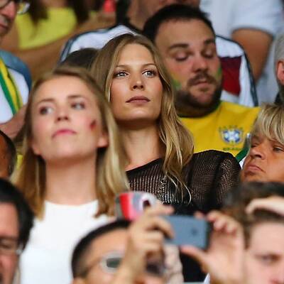 Deutsche Spielerfrauen feiern ausgiebig