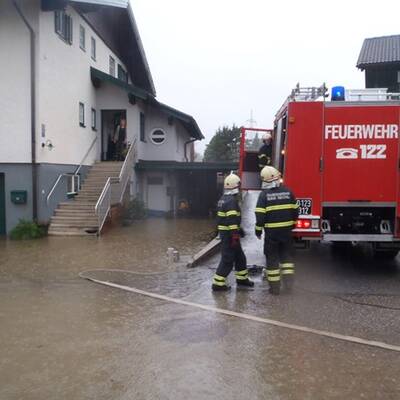 Pumparbeiten der Feuerwehr