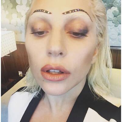Lady Gaga: Glitzeraugenbrauen