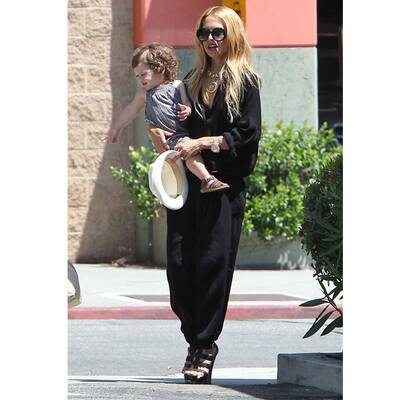 Rachel Zoe trägt viel zu enge Schuhe