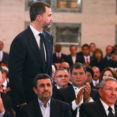 Ahmadinejad und Castro erweisen letzte Ehre