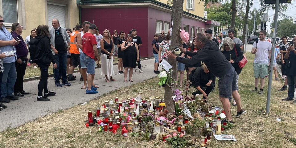 Hunderte Teilnehmer bei Trauerkundgebung für Leonie