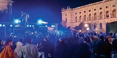 Vor dem Lockdown: Corona-Partys bis zum Abwinken zu Halloween