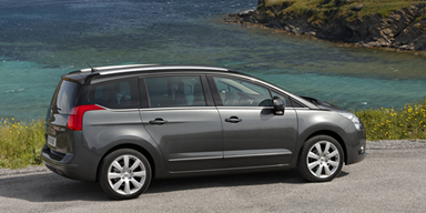 Erster Kompakt-Van von Peugeot heißt 5008