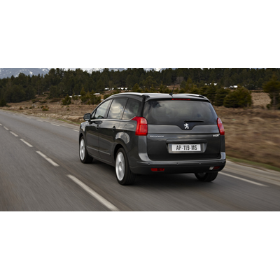 Erster Kompakt-Van von Peugeot heißt 5008