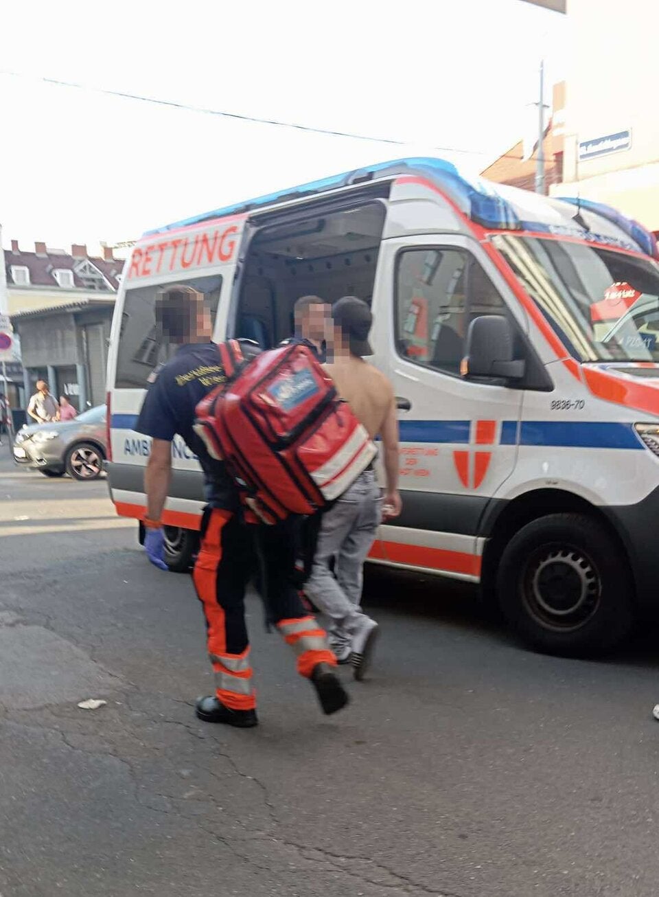 senefeldergasse favoriten messer