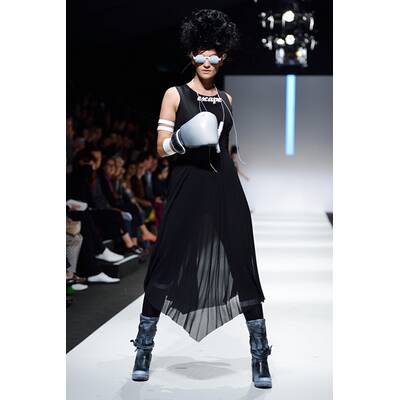 „ESCAPISM – Black Edition“