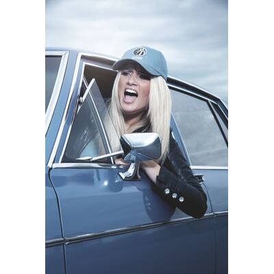 Sarah Knappik präsentiert BOCHUM-Kollektion