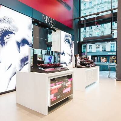 Douglas-Store im neuen Look 