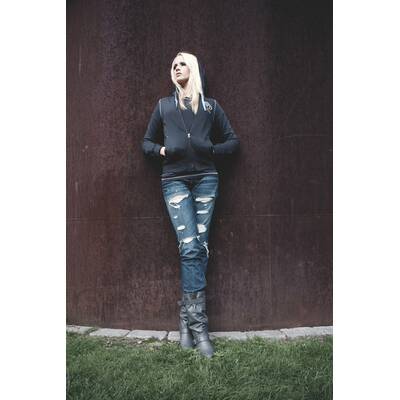 Sarah Knappik präsentiert BOCHUM-Kollektion