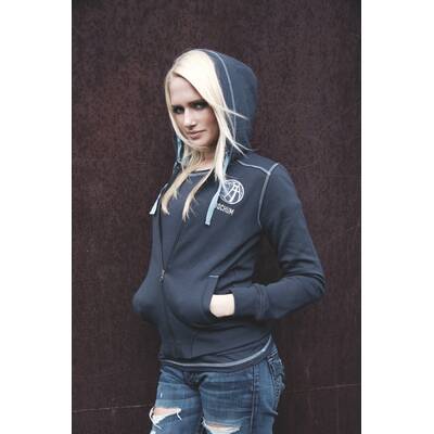 Sarah Knappik präsentiert BOCHUM-Kollektion