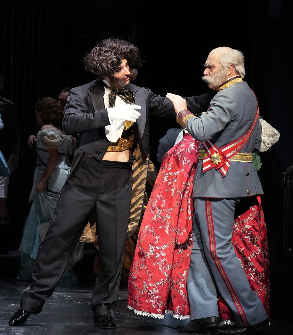 Kaiser Franz Joseph als Frosch (gespielt von Alexander Strobele).