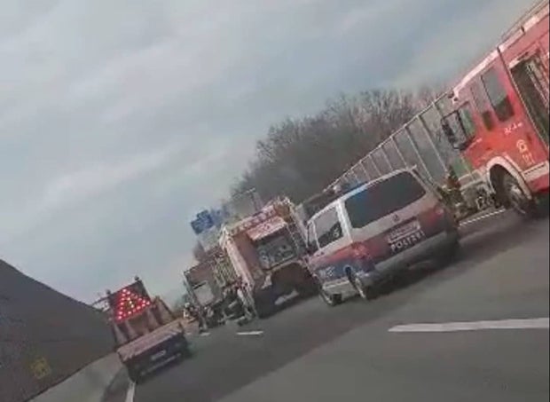 Feuerwehr schäumt: Rettungsgasse versagt bei Bus-Unfall