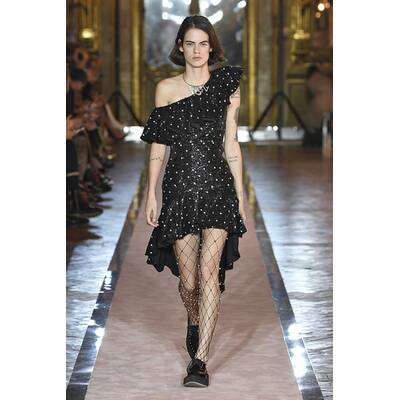 GIAMBATTISTA VALLI X H&M FASHIONSHOW IN ROM 