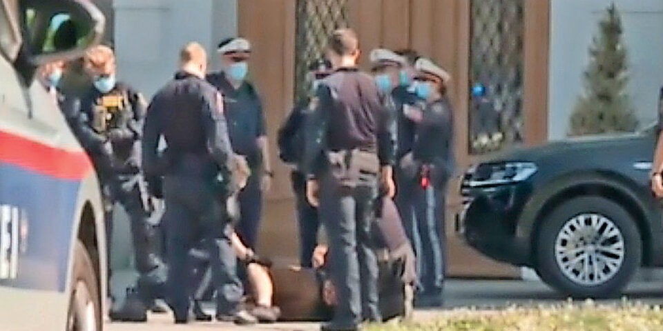 Täter lauerte mit Machete vor dem Kanzleramt