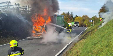 Lkw brannte v&ouml;llig ab