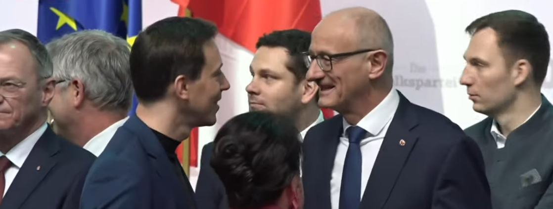 Viele Landeshauptleute wie Mattle und Stelzer sind vor Ort.