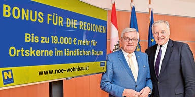 Alfred Riedl und Martin Eichtinger zeigten neue F&ouml;rderpakete.