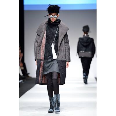 „ESCAPISM – Black Edition“