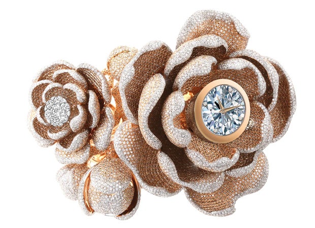 Uhr mit über 15.000 Diamanten schafft es in Guinness-Buch der Rekorde