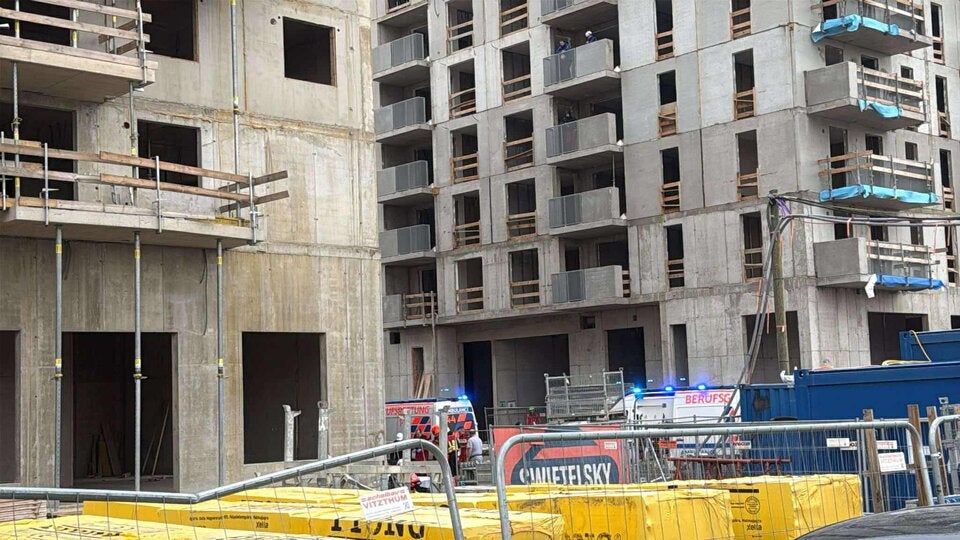 Drama an der Alten Donau: Zwei Arbeiter stürzten 10 Meter in die Tiefe