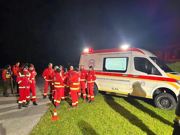 Nach Unfall Fahrer vermisst Große Suchaktion