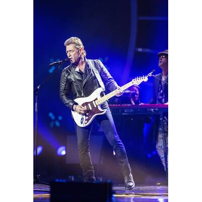 Schlager-Legende Udo Jürgens singt mit Schlagerstar Helene Fischer.