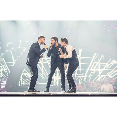 Schlager-Legende Udo Jürgens singt mit Schlagerstar Helene Fischer.