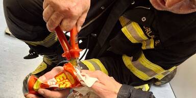 Finger in Dose eingeklemmt: Mann landete im Spital