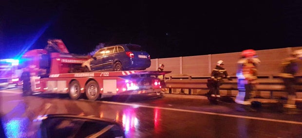 Auto brannte auf A4 in Wien